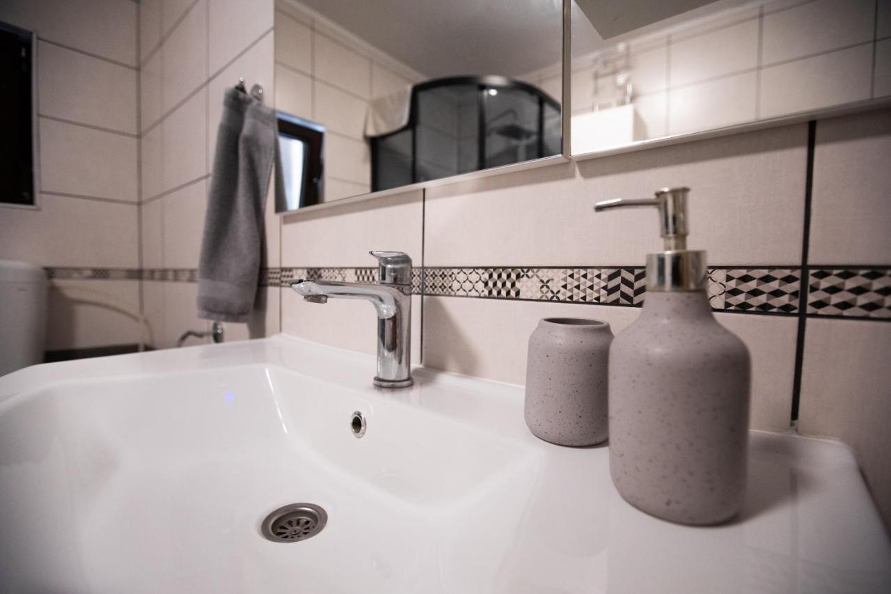 Apartmani Lara Modrus-Kuca Za Odmor מראה חיצוני תמונה